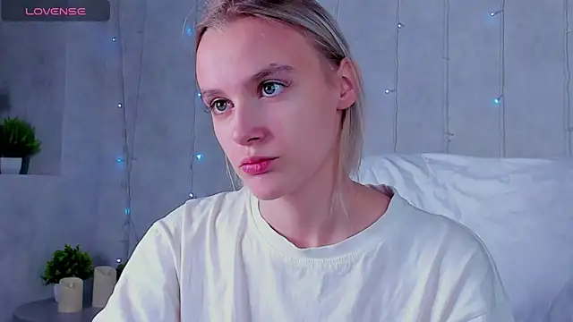 Carolin Miller online show from December 2025 09:59:01 AM