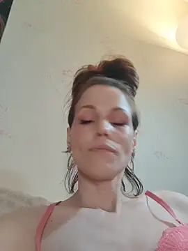 Angie meow online show from April 2026 07:31:02 PM