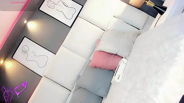 LiaFernandaa online show from April 2026 01:36:02 PM