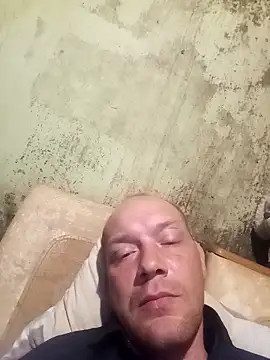 Snapshot of ToughDraft14 chatting on April 2026 04:20:01 PM ToughDraft14 online show from April 2026 04:20:01 PM