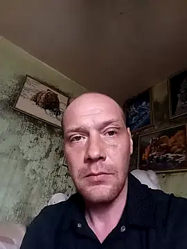 Snapshot of ToughDraft14 chatting on April 2026 04:37:01 AM ToughDraft14 online show from April 2026 04:37:01 AM