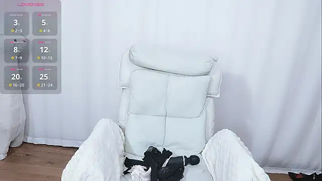 Snapshot of Ailsa-Baby chatting on November 2025 10:47:02 AM Ailsa-Baby online show from November 2025 10:47:02 AM