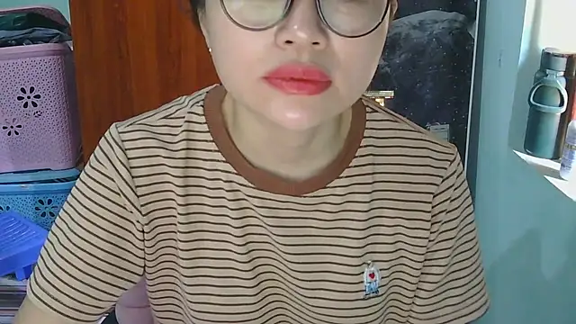 Snapshot of Uhem112 chatting on September 2025 02:02:02 AM Uhem112 online show from September 2025 02:02:02 AM