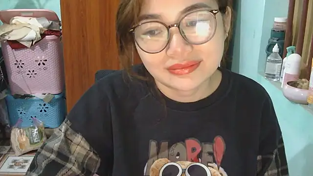 Uhem112 online show from November 2025 02:41:01 PM