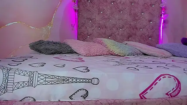 violet taylor  online show from January 2026 02:15:01 AM