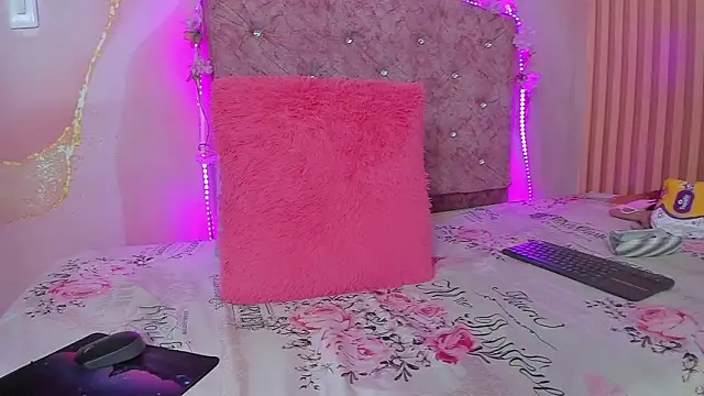 violet taylor  online show from March 2026 02:17:01 AM