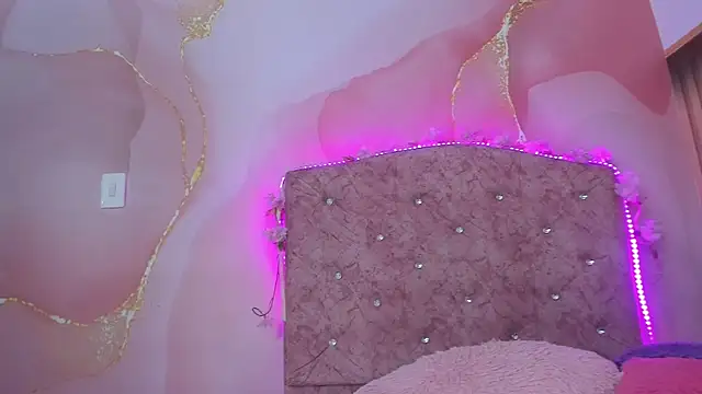 violet taylor  online show from March 2026 02:12:01 AM