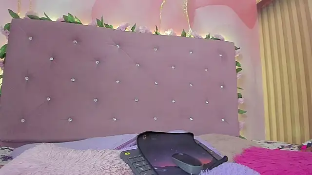 violet taylor  online show from June 2026 02:25:02 AM