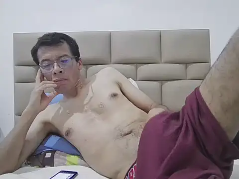 Snapshot of skinnylatino51 chatting on March 2026 12:52:02 AM skinnylatino51 online show from March 2026 12:52:02 AM