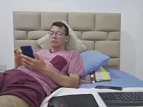 Snapshot of skinnylatino51 chatting on March 2026 12:36:02 AM skinnylatino51 online show from March 2026 12:36:02 AM