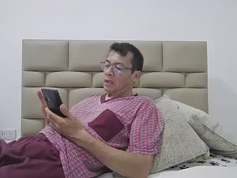 Snapshot of skinnylatino51 chatting on March 2026 12:54:01 AM skinnylatino51 online show from March 2026 12:54:01 AM