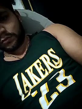 Kartikkartik8595 online show from November 2025 09:39:01 PM