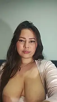 Snapshot of Damii_001 chatting on May 2026 02:08:01 AM Damii 001 online show from May 2026 02:08:01 AM