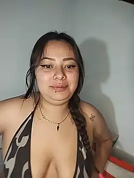 Snapshot of Damii_001 chatting on May 2026 05:16:02 AM Damii 001 online show from May 2026 05:16:02 AM