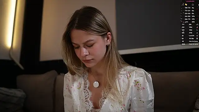 Snapshot of AnneVerity chatting on July 2026 08:27:02 PM AnneVerity online show from July 2026 08:27:02 PM