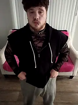 Snapshot of Kiami_Noara chatting on February 2026 01:58:01 AM Kiami Noara online show from February 2026 01:58:01 AM