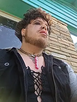 Snapshot of Kiami_Noara chatting on April 2026 01:02:01 PM Kiami Noara online show from April 2026 01:02:01 PM