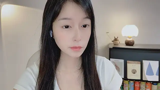 Onechestnut online show from April 2026 05:03:02 AM