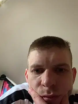 Snapshot of macho1347 chatting on April 2026 02:14:01 PM macho1347 online show from April 2026 02:14:01 PM