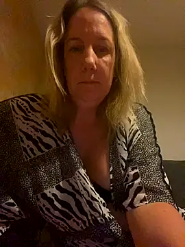 X-Victoria-X online show from September 2025 04:12:01 AM