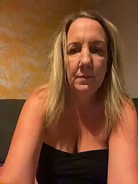 X-Victoria-X online show from September 2025 12:43:01 AM