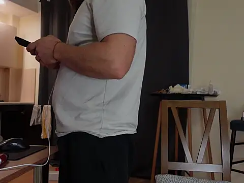 Snapshot of Stewart_Barnz chatting on April 2026 07:07:02 PM Stewart Barnz online show from April 2026 07:07:02 PM