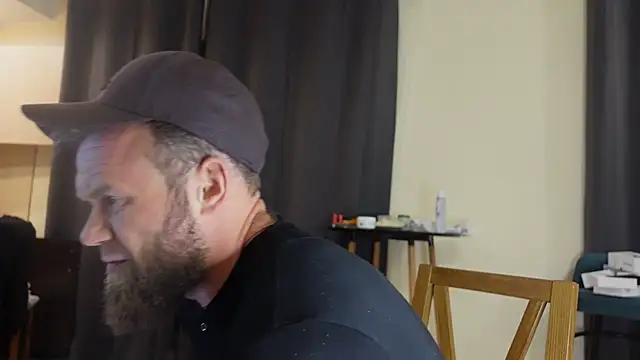 Snapshot of Stewart_Barnz chatting on April 2026 06:10:01 PM Stewart Barnz online show from April 2026 06:10:01 PM