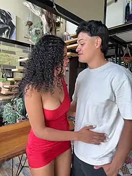 Snapshot of Rose-andres chatting on November 2025 05:18:01 PM Rose-andres online show from November 2025 05:18:01 PM