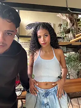 Snapshot of Rose-andres chatting on November 2025 08:45:01 PM Rose-andres online show from November 2025 08:45:01 PM