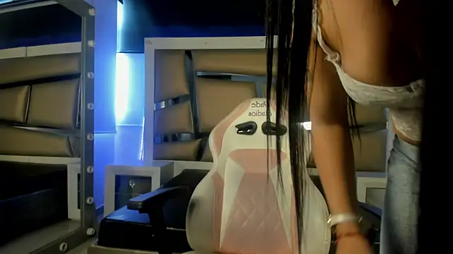 Mia lopez   online show from December 2025 01:05:02 PM