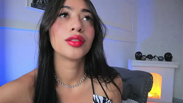 Snapshot of charlotterusso chatting on October 2025 02:39:02 PM charlotterusso online show from October 2025 02:39:02 PM