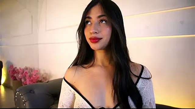 Snapshot of charlotterusso chatting on June 2026 01:09:02 PM charlotterusso online show from June 2026 01:09:02 PM