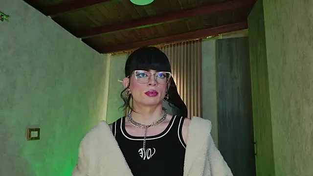 Taurito    online show from December 2025 11:42:02 PM