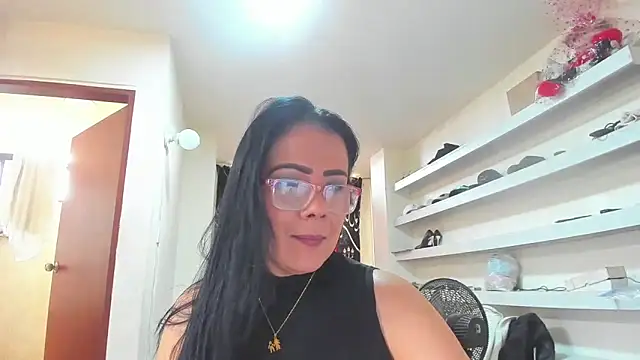 AlicePipper online show from June 2026 08:32:02 PM