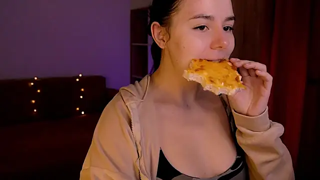 Snapshot of Di_na_Bell chatting on December 2025 06:41:02 AM Di na Bell online show from December 2025 06:41:02 AM