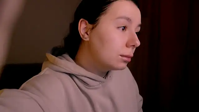 Snapshot of Di_na_Bell chatting on March 2026 06:52:01 AM Di na Bell online show from March 2026 06:52:01 AM