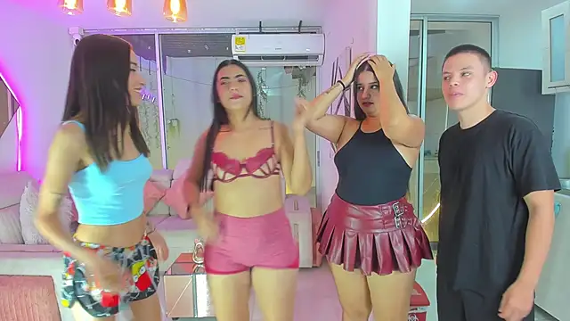 Snapshot of stangirls_ chatting on November 2025 09:47:01 PM stangirls online show from November 2025 09:47:01 PM