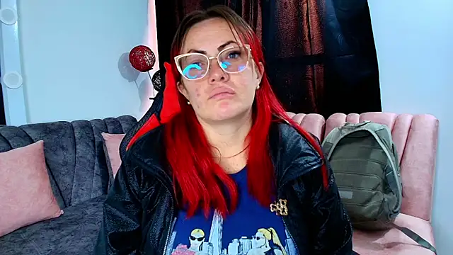 Snapshot of carolinhe_ chatting on September 2025 07:37:02 PM carolinhe online show from September 2025 07:37:02 PM