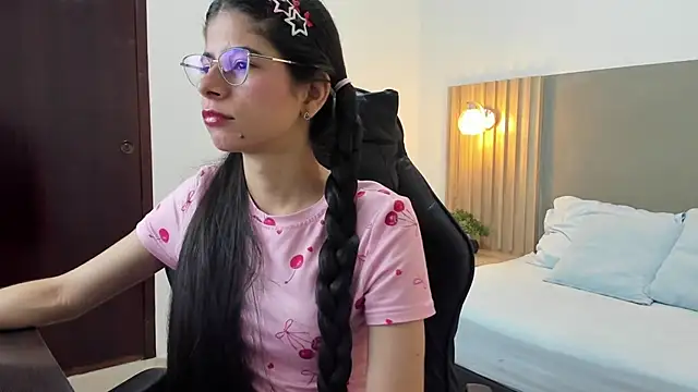 carlina 15 online show from September 2025 12:16:01 PM