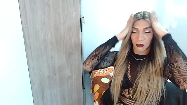 Snapshot of couple_vzl chatting on October 2025 04:55:01 AM couple vzl online show from October 2025 04:55:01 AM