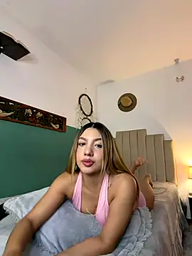 paulina ferrer online show from December 2025 05:24:02 AM