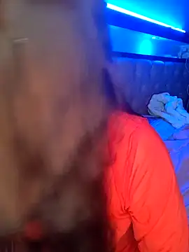 HotLaurha online show from November 2025 04:12:02 AM