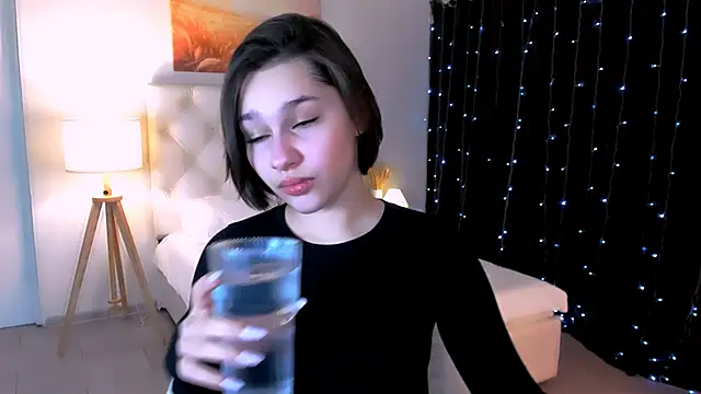 KimClarks  online show from February 2026 04:02:01 PM