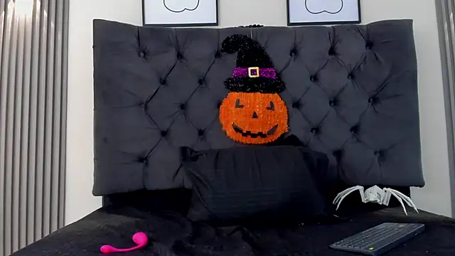 Sofia Seduccion online show from October 2025 12:30:01 PM