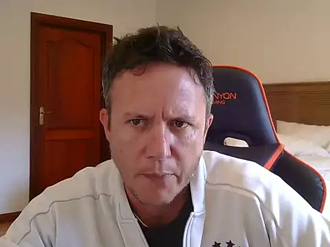 Snapshot of TroyDieselXXX chatting on June 2026 07:07:03 AM TroyDieselXXX online show from June 2026 07:07:03 AM