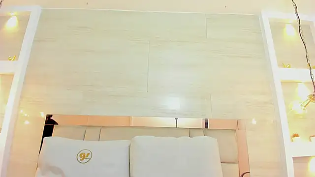 Snapshot of karol_lewiss chatting on October 2025 11:53:01 AM karol lewiss online show from October 2025 11:53:01 AM