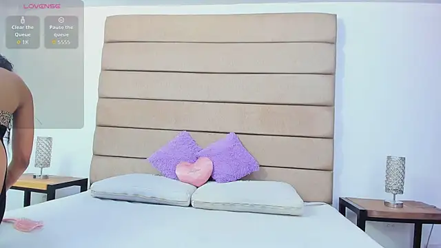 Snapshot of susan_elliot chatting on November 2025 08:41:01 PM susan elliot online show from November 2025 08:41:01 PM