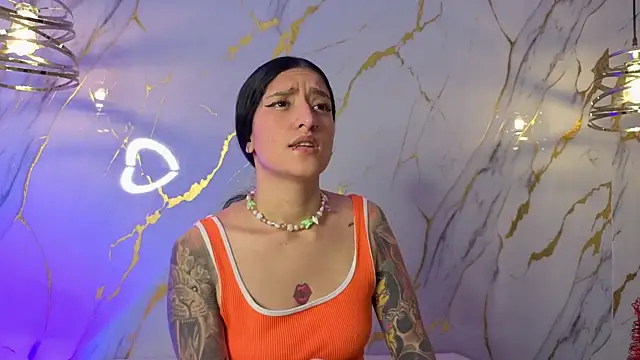 Scaarlettfox online show from March 2026 07:43:02 PM