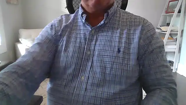 Snapshot of cyclone1212 chatting on April 2026 12:39:01 PM cyclone1212 online show from April 2026 12:39:01 PM