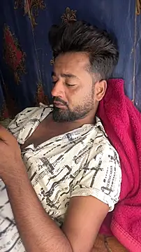 Snapshot of Munny6677 chatting on February 2026 09:41:01 PM Munny6677 online show from February 2026 09:41:01 PM